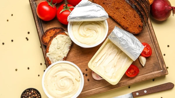 What Makes Processed Cheese Dangerous: Dietitian Tips and Alternatives