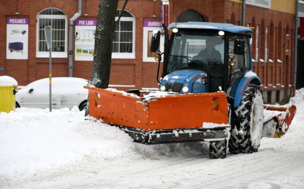 The accumulated snow is gradually being removed from the streets of Riga