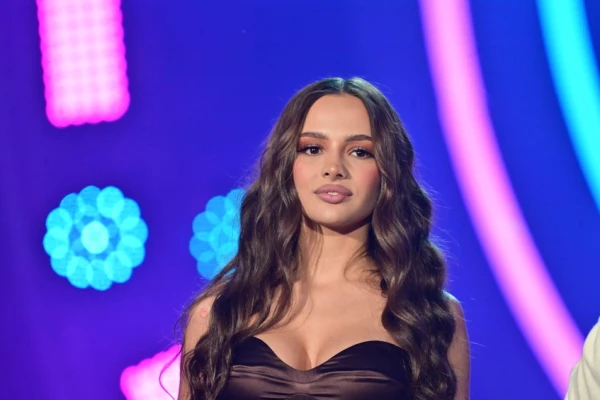 Surgeon Comments on Valya Karnaval's Plastic Surgery