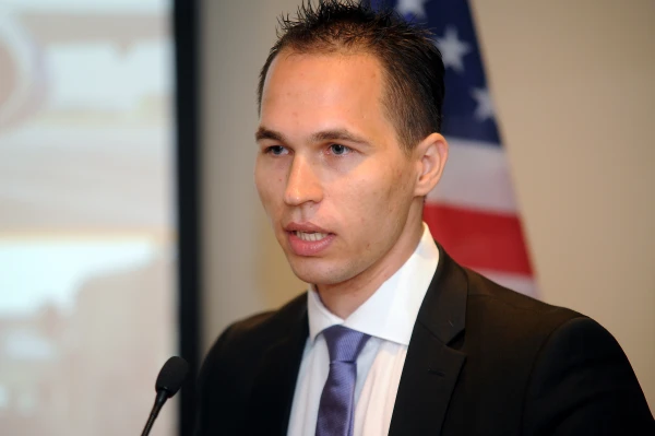 Latvian Expert: An Internal Coup is Possible