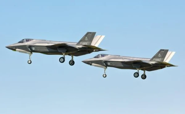 Several American fighter jets crashed in Kuwait: crews are alive