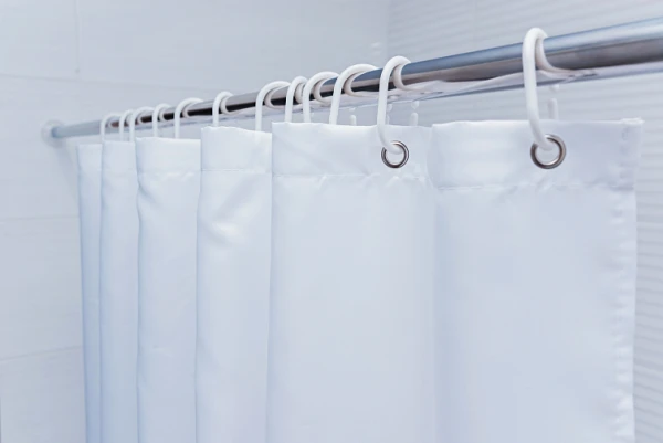 The Yellow Shower Curtain in the Bathroom Ruins Everything: A Simple Trick Restores Whiteness in One Wash