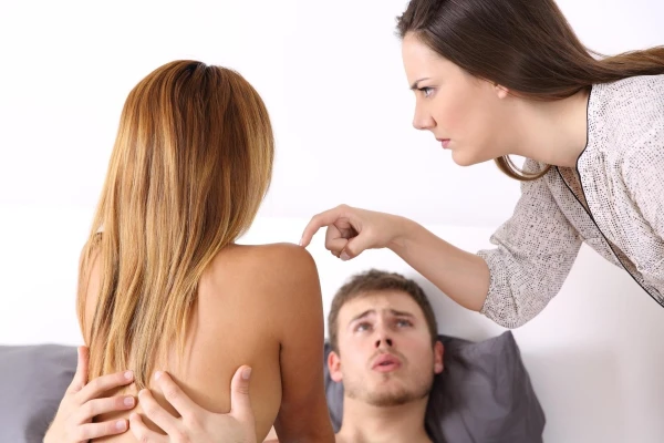 He Does This with Every Woman: 7 Behavioral Signs of a Serial Cheater