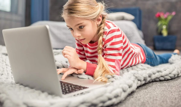 Ноутбук не всегда полезен молодому организму.