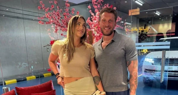 Arina Sobolenko received and accepted the marriage proposal from Georgios Frangoulis