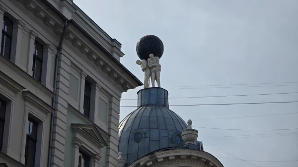 A House with Atlantes is for Sale in Old Riga – How Much Does It Cost?