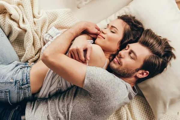 Spring and Libido: Experts Explain Why the Desire for Sex Increases During This Time of Year