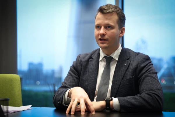 Is it possible to change the Iranian regime without a ground invasion?