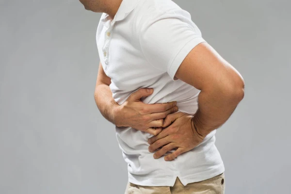 Doctor: Pain in the left side after eating may indicate gastritis and pancreatitis