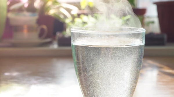 A Glass of Warm Water at This Time Brings the Most Benefit to the Body