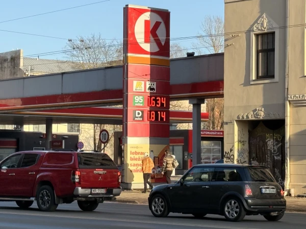 The Latvian government will reprimand private gas stations: why are prices rising so quickly?