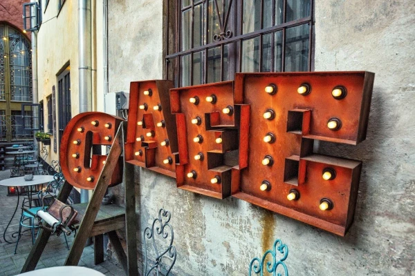 A resident of Riga can buy 189 fewer cups of coffee with their salary than a resident of Vilnius