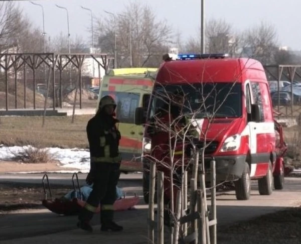 Rescuers brought ashore a wreath... In Riga, a woman jumped from the Island Bridge onto the ice