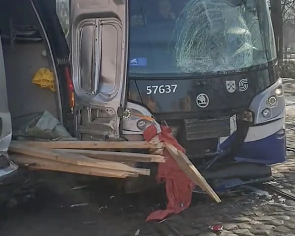 A terrible accident occurred in Maskachka: the tram driver's cabin was almost pierced through