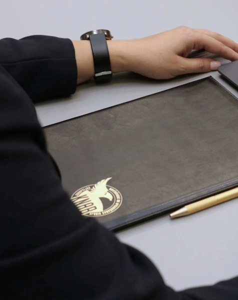 Эта структура интересуется госучреждениями и бизнесом.