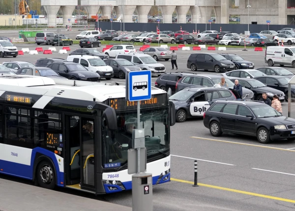 Buses will run to Riga Airport at night