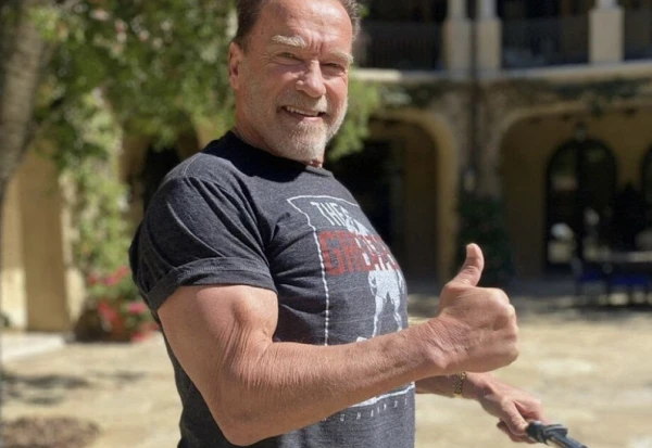 Знаменитый силач - в отличной форме.