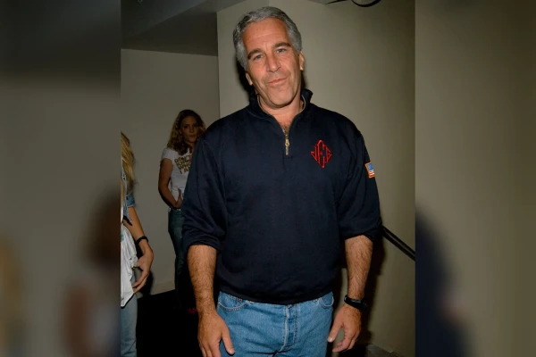 Prison Witness Claims of Strange Conversation Among Staff After Epstein's Death