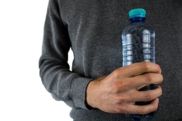 How to Properly Clean a Reusable Bottle and Why It Is Important
