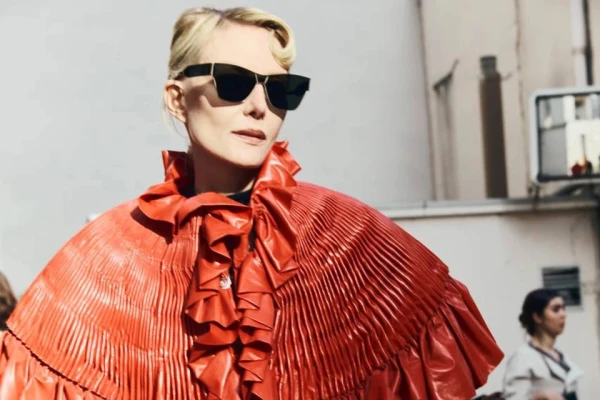 “Like a Figurine”: Fans Are Thrilled with the New Look of 59-Year-Old Renata Litvinova