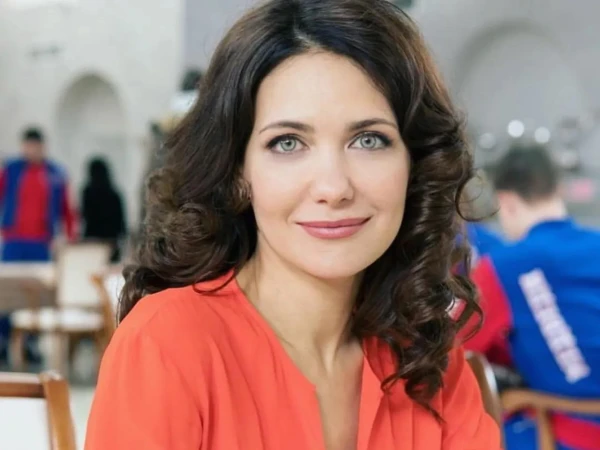 What a little artist! 10-year-old daughter of Ekaterina Klimova amused the Internet with a funny photoshoot