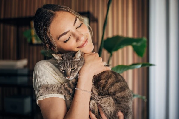People Who Love Cats Have 8 Unusual Personality Traits — Study