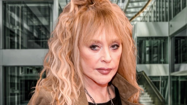 The public is in shock: a fresh photo of Pugacheva with a cane has appeared online