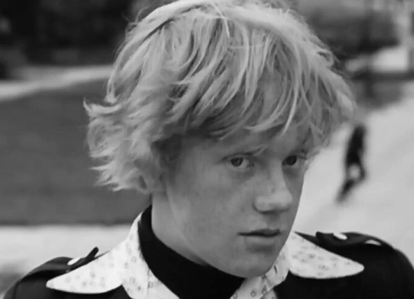 Кадр из фильма «Приключения Электроника».