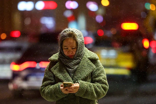 Опять на родину нельзя позвонить.