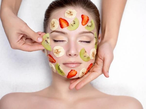Edible Masks: 10 Natural Remedies for Skin and Hair Care from Fruits and Vegetables