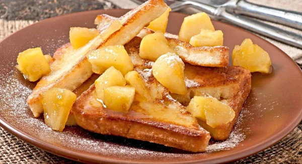 Weekend Breakfast: French Toast with Caramel and Vanilla Sauce