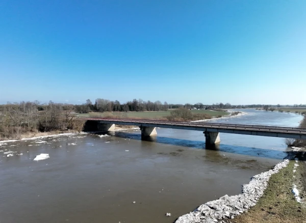 In Most Rivers, the Ice Has Already Melted