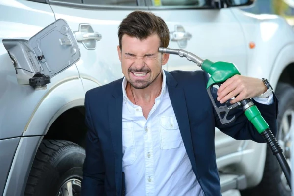 Residents of Latvia Feel the Rise in Fuel Prices, Survey Shows