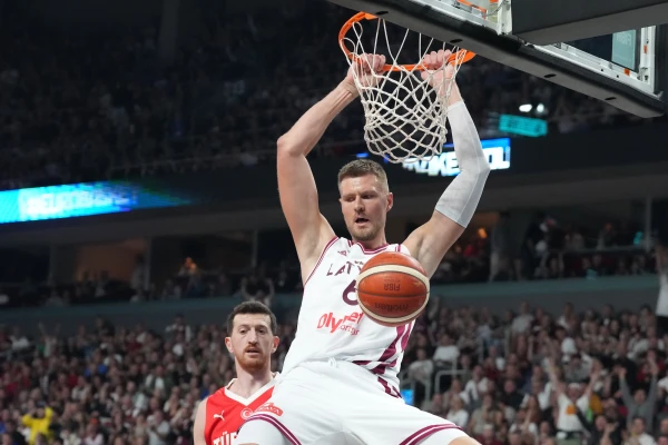 Porziņģis scored 30 points in the Warriors' victory over the Wizards