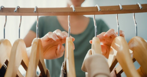 Turn the Hangers Upside Down — and You Will See the Truth: A Simple Method for Wardrobe Revision