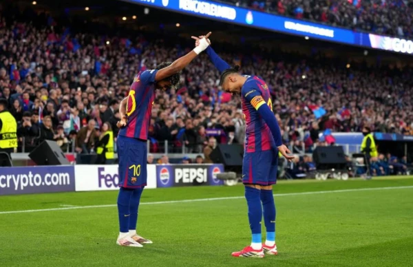 Champions League. Doubles from Raphinha and Lewandowski helped Barcelona crush Newcastle and advance to the quarter-finals