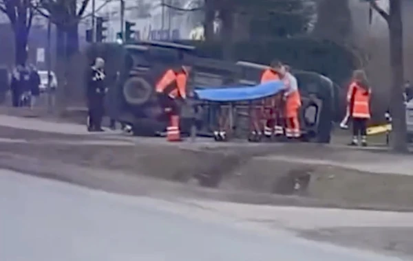 Fatal Traffic Accident in Jelgava: Minibus Overturned on the Sidewalk