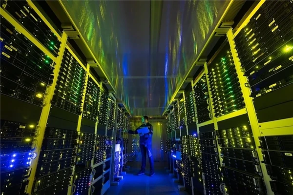 Контроль над большими массивами данных стал выгодным бизнесом в РФ.