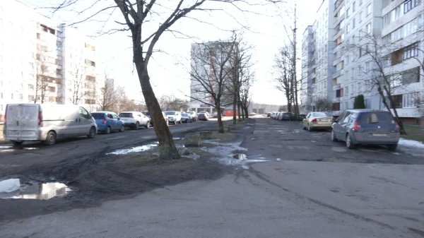 Sidewalk or Road? Riga Residents Confused by Police Fines