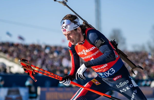 Norwegian Sturla Holm Lægreid won the pursuit at the World Cup stage in Holmenkollen, claiming his fifth consecutive individual race victory