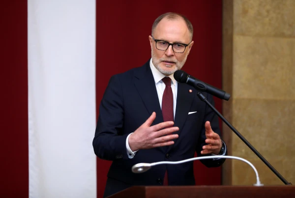 Latvian Defense Minister to Be Forced to Swear Loyalty to the U.S.