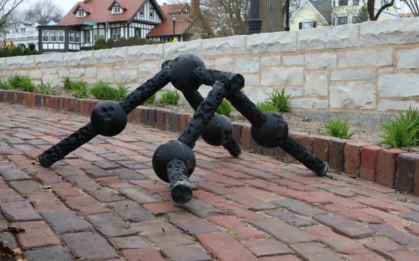 Совершенно неуязвимый деятель.