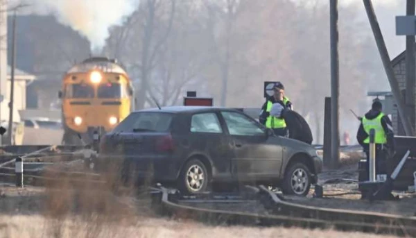 Train nearby, but the car is still on the tracks: two drunken young people in Madona got into serious trouble