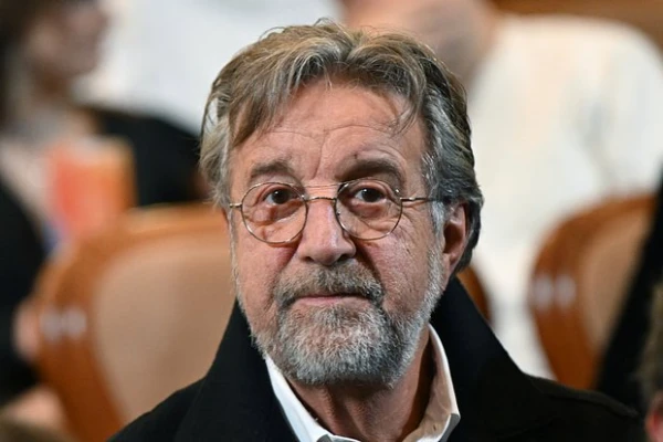 72-year-old Leonid Yarmolnik talked about his trips to the manicure