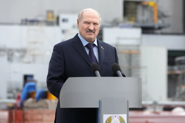 Lukashenko Arrives in North Korea