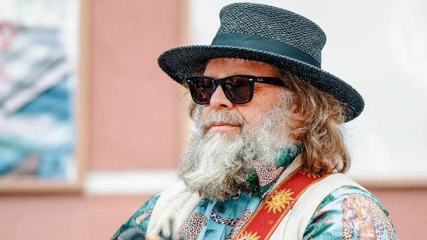 Boris Grebenshchikov and his wife became citizens of Britain