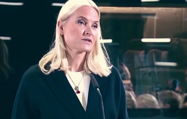 Шикарная, нордическая, блондинка,