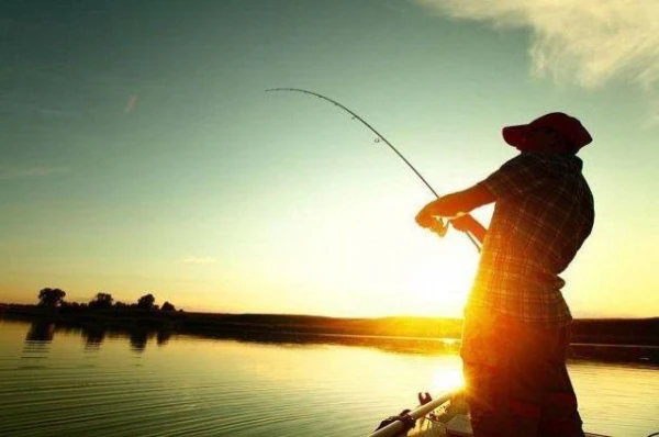 What Bait to Choose for Fishing in Early Spring?