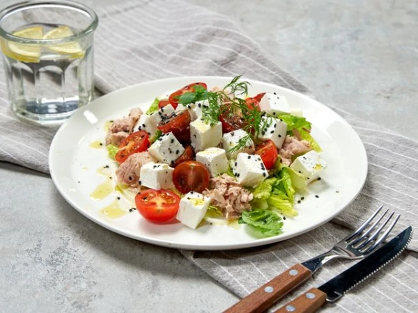 Minimum Effort — Maximum Flavor: Simple Salad with Tuna and Feta Cheese
