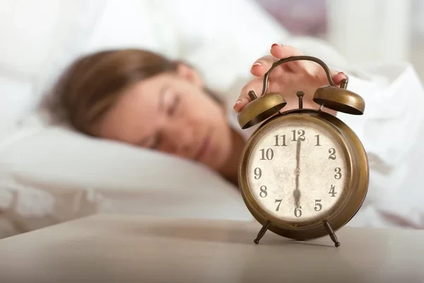 Psychologist Advises Buying a Mechanical Alarm Clock to Reduce Stress